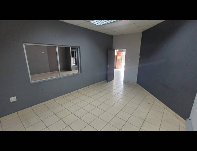 500M² WAREHOUSE TO LET IN VINTONIA